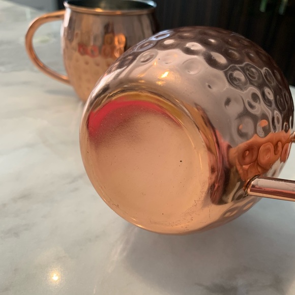 Pair of Copper/ Rose Gold Toned Mugs - Picture 2 of 4